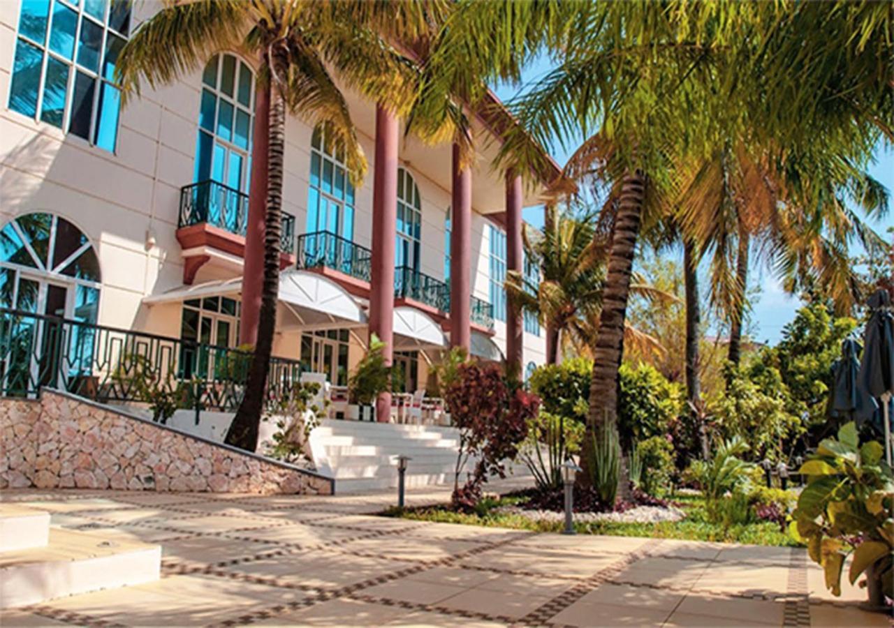 Le Grand Hotel Diego Antsiranana Exterior photo
